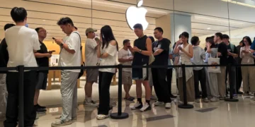 Photos show people lining up around the world for the iPhone 18 Pro launch