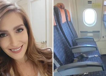 I’m a former flight attendant. Here are 8 things I do every time I fly as a passenger.