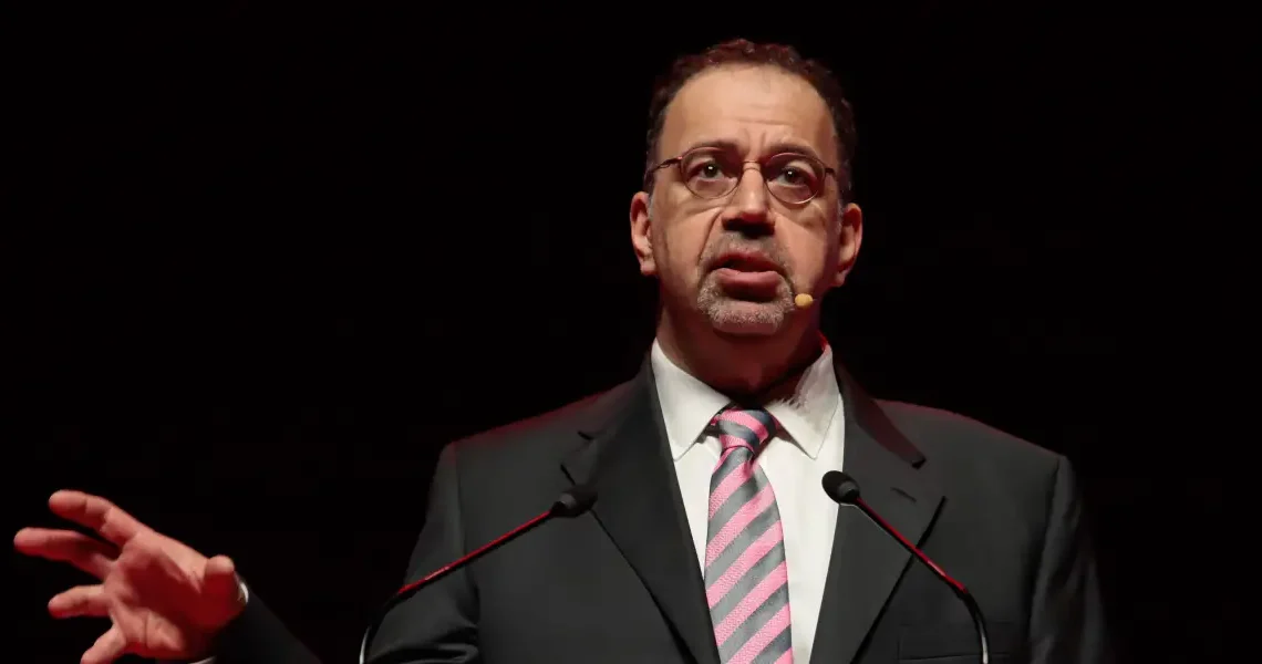 A Nobel Prize-winning economist explained why he’s backing California’s billionaire tax