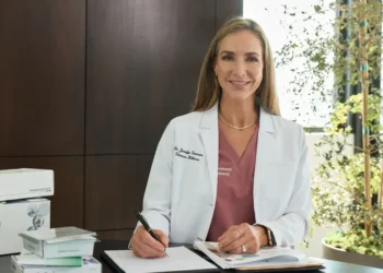 A doctor shares her muscle-building routine for longevity, from quick weightlifting workouts to daily protein