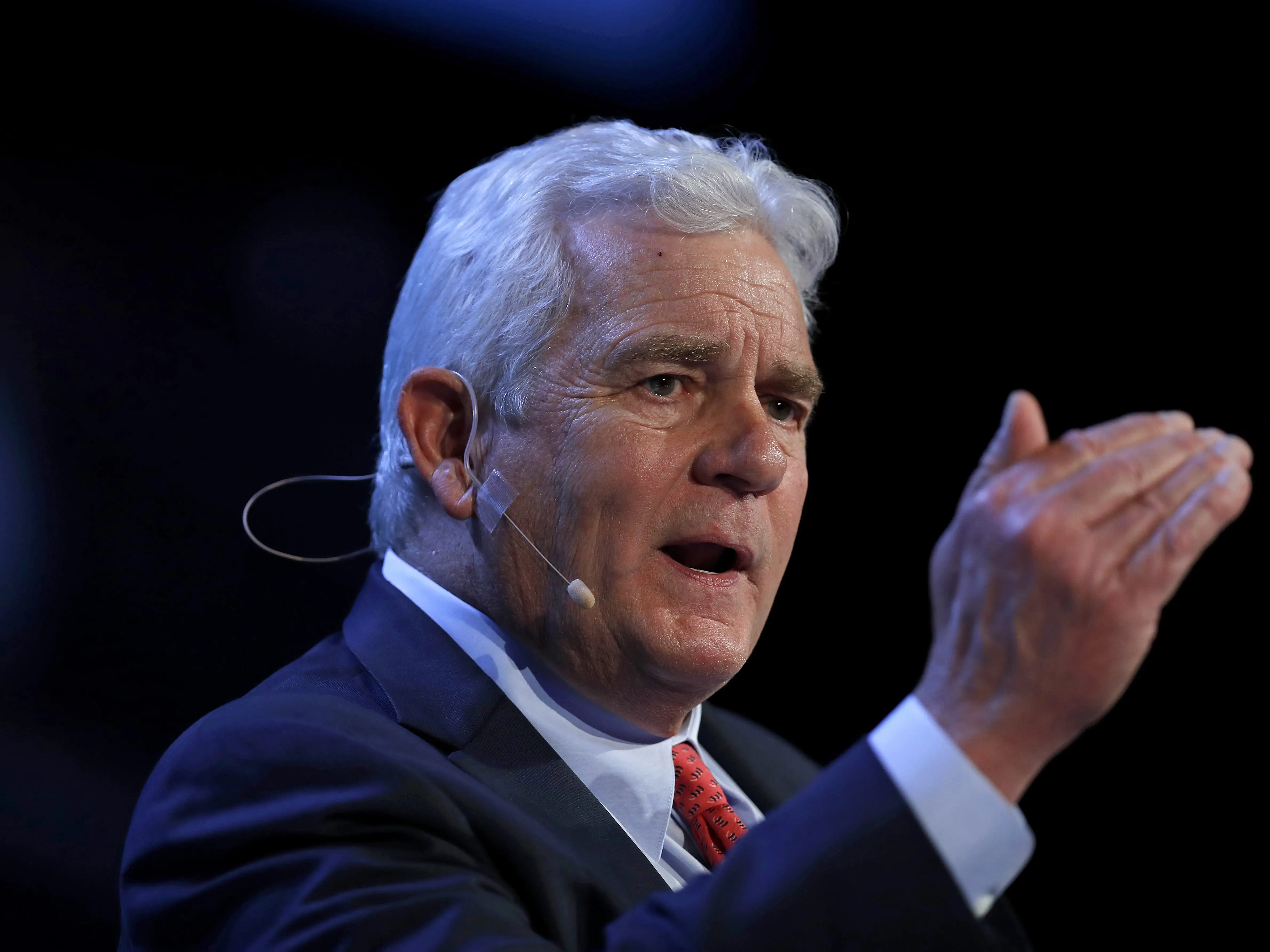 Kelcy Warren speaks during an event