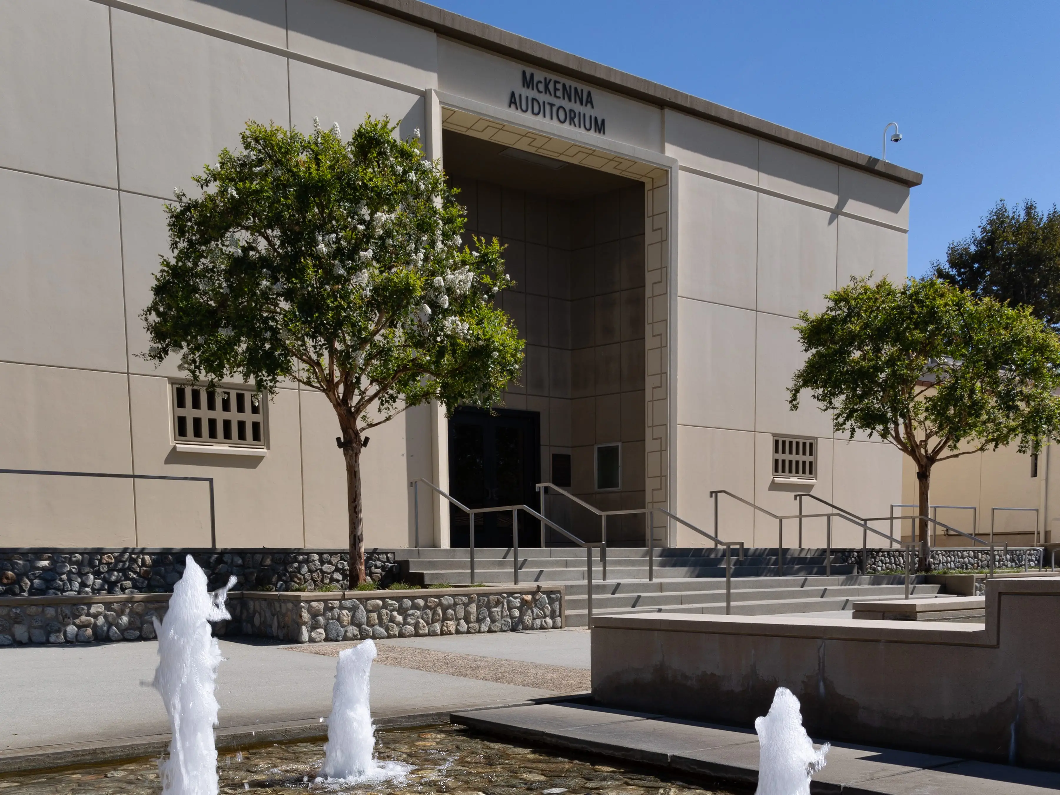 Claremont, CA - August 13 2022: Fountain in front of an academic building at Claremont McKenna College