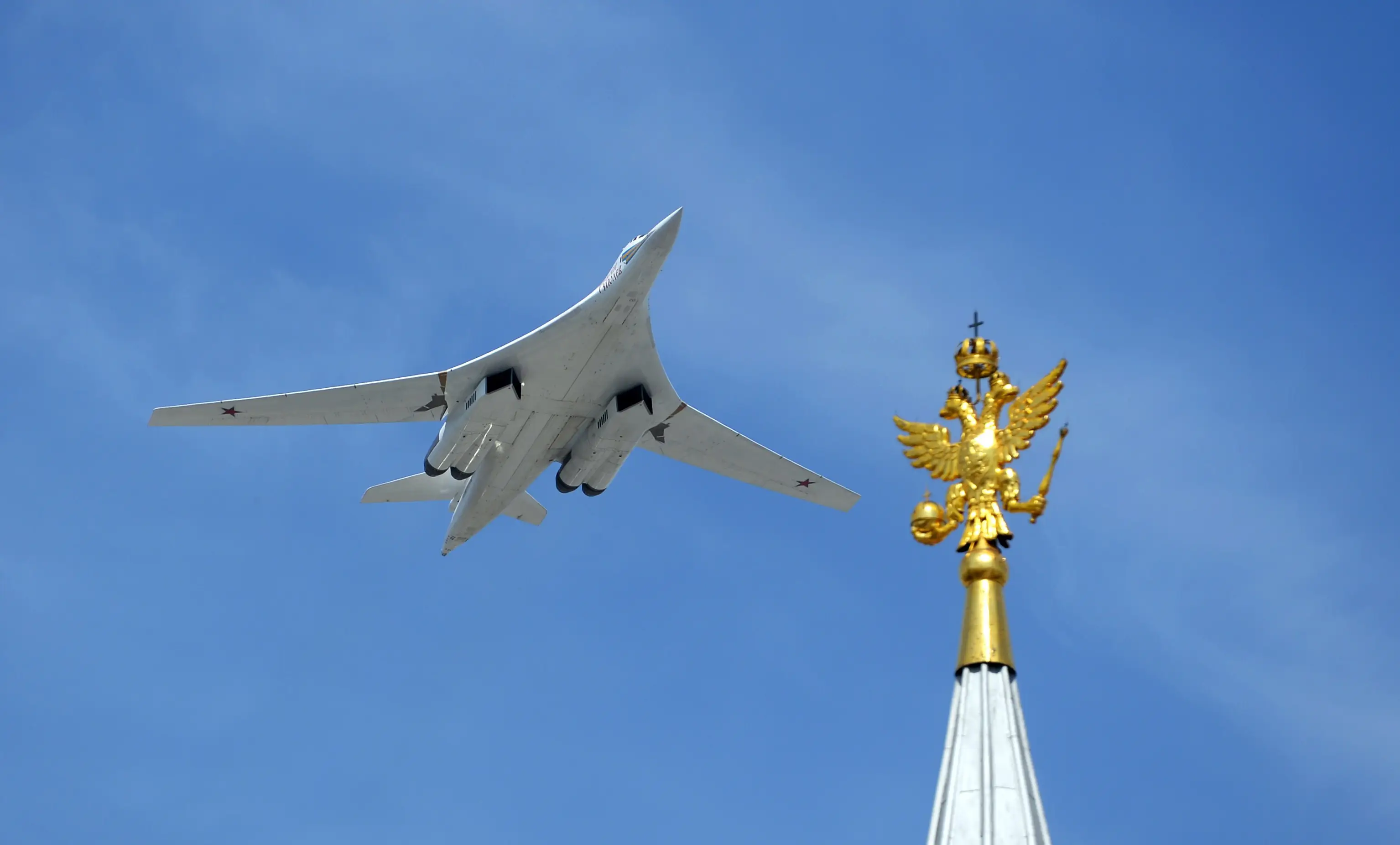 A Tu-160 bomber flies over Moscow.