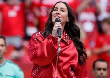 Alanis Morissette Sues Ex-Tour Manager, Claims She Threatened to Frame Her for Drug Trafficking
