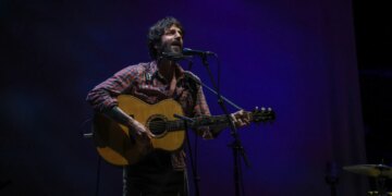 Grammy-Winning Singer Returns to Stage With ‘Something to Prove’ After Collapsing at Ryman Auditorium
