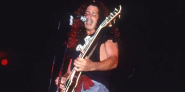 3 Grunge Songs That Were Ahead of Their Time