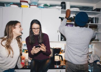 Here’s How Many Close Friends the Average Person Actually Has, According to Research