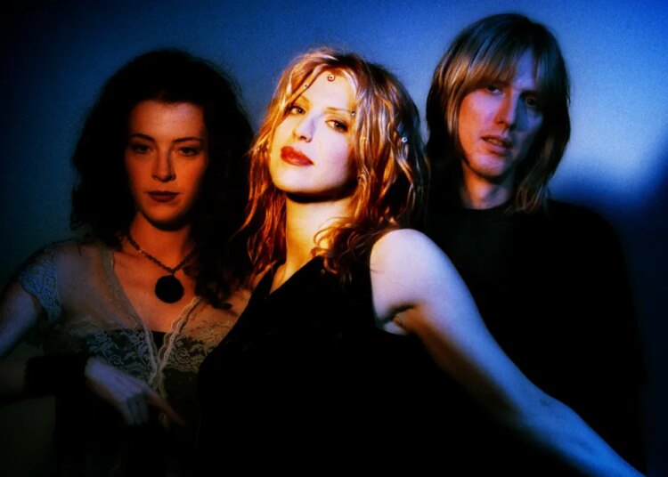 If You Like Hole’s ‘Live Through This’, Here Are Your Next 3 Album Listens