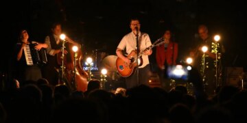 3 of the Best Indie Songs for Getting Inspired to Turn Your Life Around