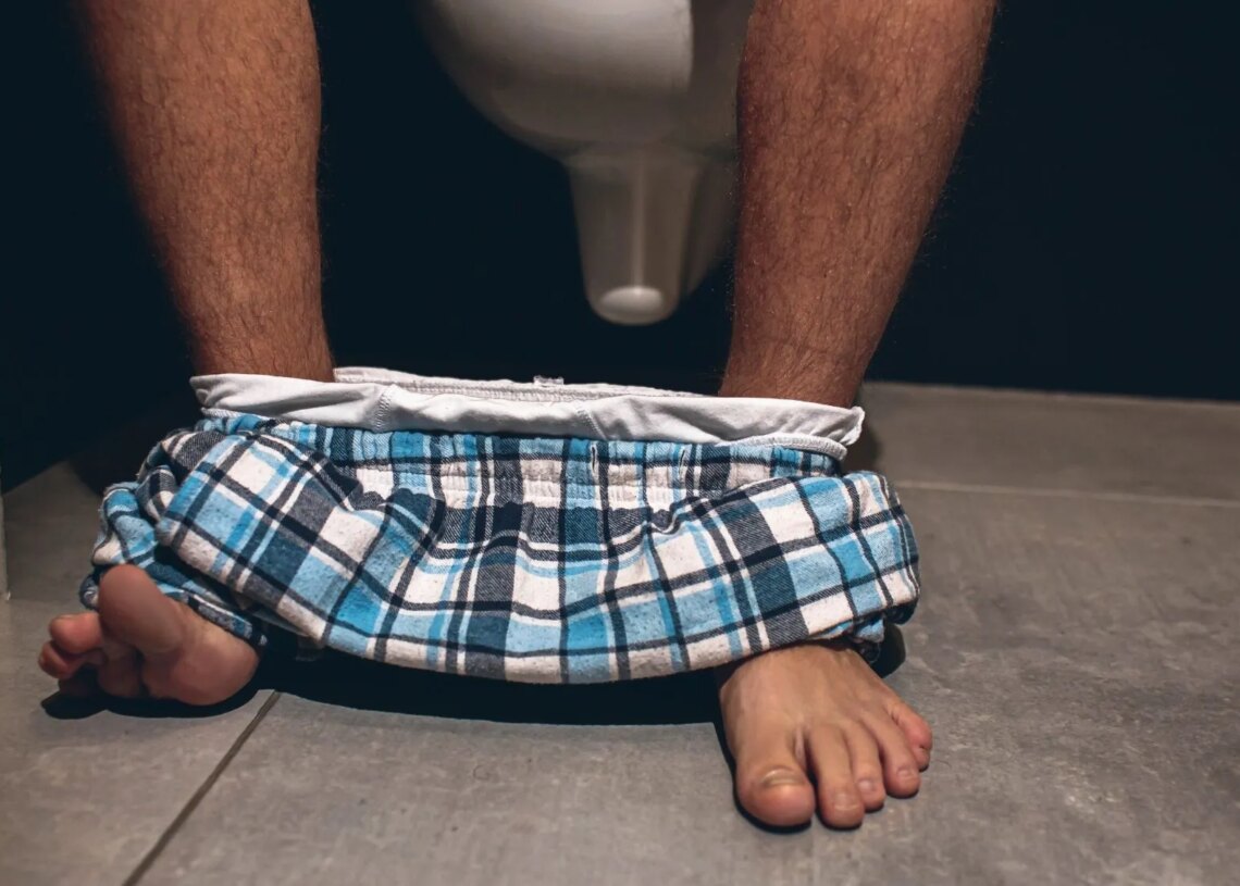 Introducing ‘Weaponized Pooping,’ the Latest Relationship Debate Taking Over the Internet