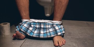 Introducing ‘Weaponized Pooping,’ the Latest Relationship Debate Taking Over the Internet