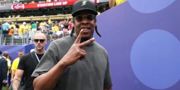 Jay-Z Brings Out The Fugees in London After Their Festival Was Previously Cut Short