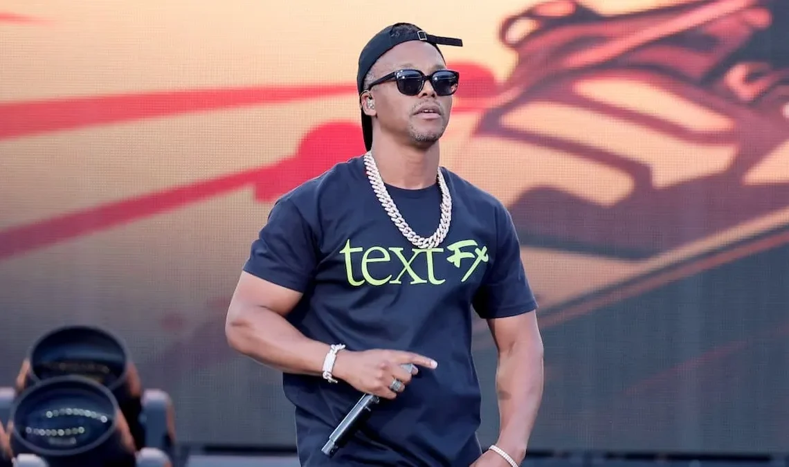 Lupe Fiasco and Kid Cudi Seemingly End Their Beef by Taking a Photo Together at Kanye West’s Chicago Show