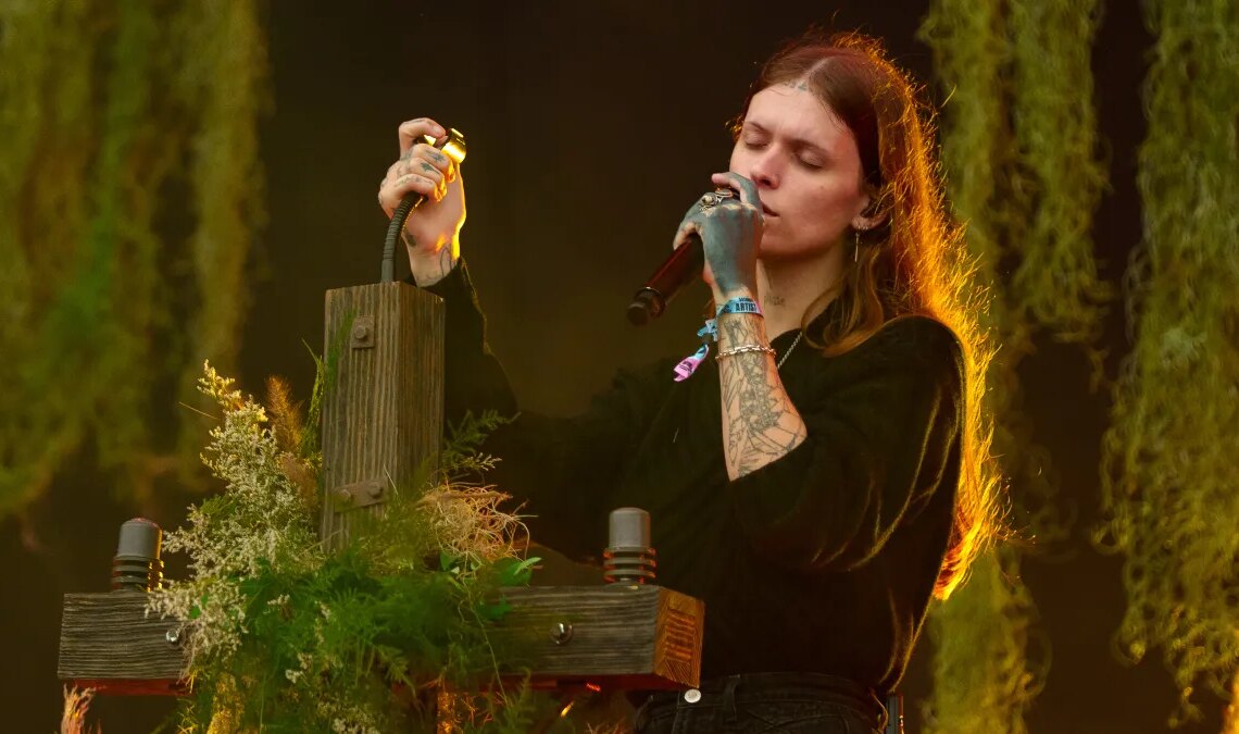 3 Dark, Chilling Albums That Benefit From Nighttime Listening