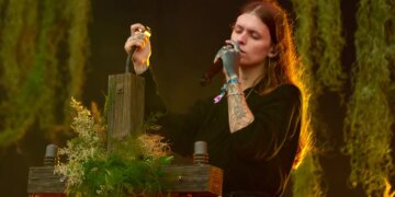 3 Dark, Chilling Albums That Benefit From Nighttime Listening