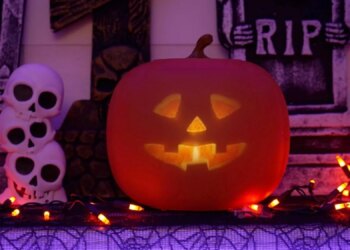 Singing Halloween Pumpkin Goes Viral After People Notice Its Surprisingly Dirty Lyrics