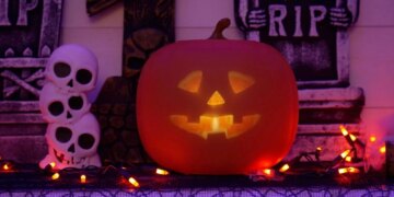 Singing Halloween Pumpkin Goes Viral After People Notice Its Surprisingly Dirty Lyrics