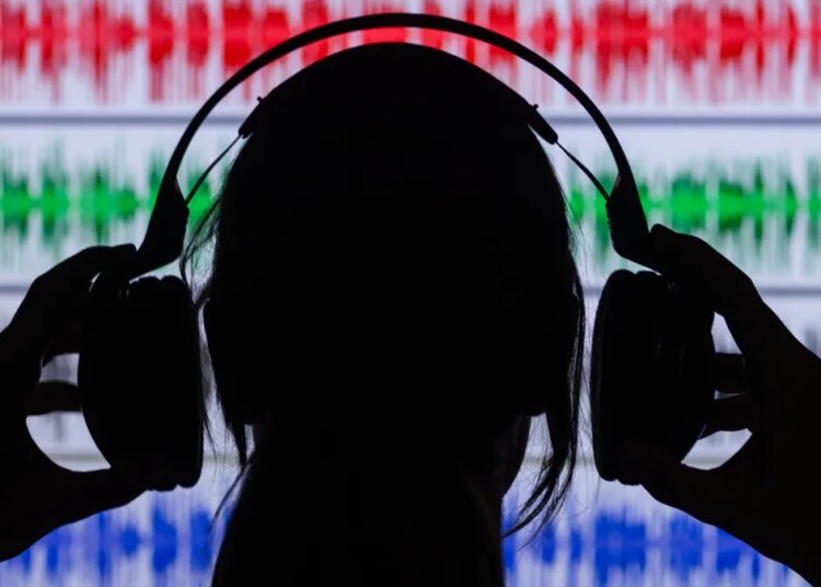 5 Reasons You Keep Listening to the Same Song on Repeat
