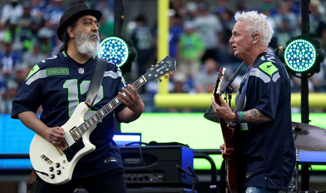 Fans Enraged After NFL Broadcast Skipped Soundgarden Halftime Show During Seattle Game
