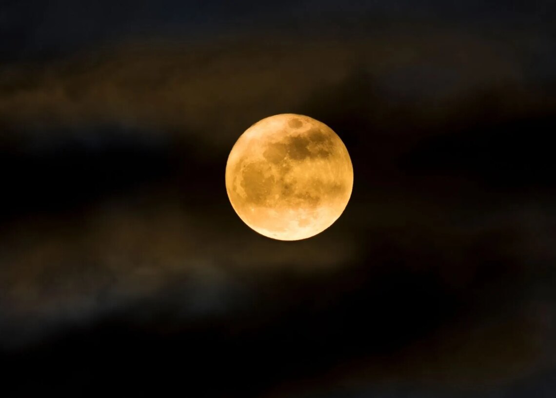 The Harvest Moon Is Here: What It Means for You, According to an Astrologer