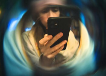 The Real Reason You Can’t Stop Thinking About Someone Who Barely Texts You Back