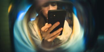 The Real Reason You Can’t Stop Thinking About Someone Who Barely Texts You Back