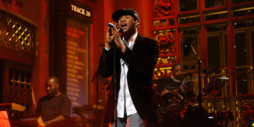 3 R&B Hits of the 2000s That Got Millennials Through Their First Real Breakup