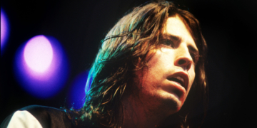 How Dave Grohl Secretly Recorded the First Foo Fighters Album Almost Entirely by Himself