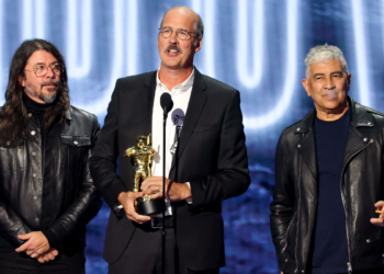 VMAs Producer Explains Why There Was No Nirvana Tribute Performance: ‘Nirvana’s Not Nirvana Without Kurt’