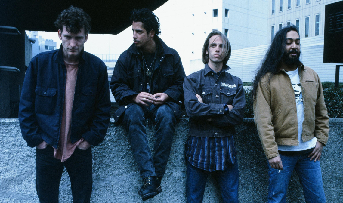3 of the Best 90s Grunge Songs for Your Rainy Day Playlist