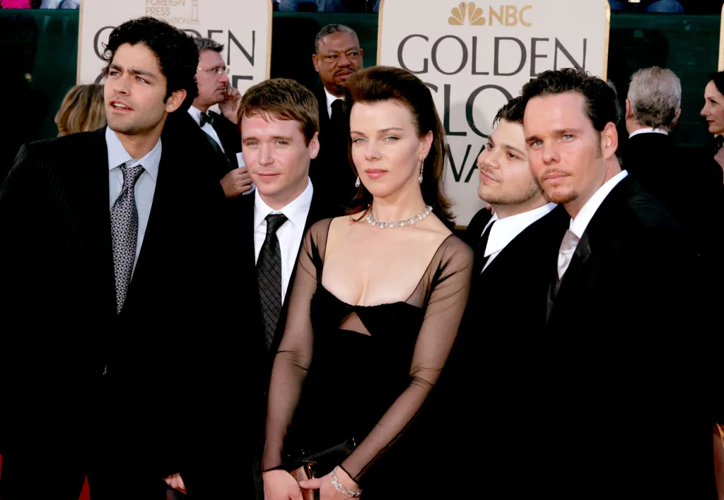 Adrian Grenier, Kevin Connolly, Debi Mazar, Jerry Ferrara, and Kevin Dillon on the red carpet.