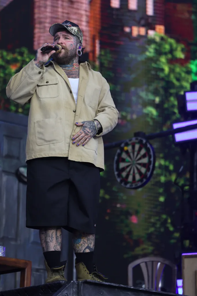Teddy Swims performing at Lollapalooza Berlin.