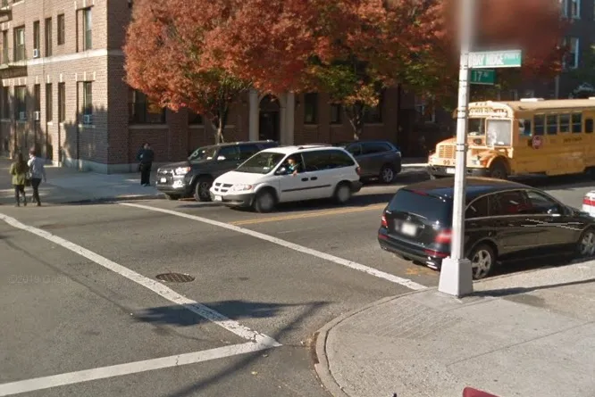 Street view of the intersection of Bay Ridge Parkway and 17th Avenue in Bensonhurst.