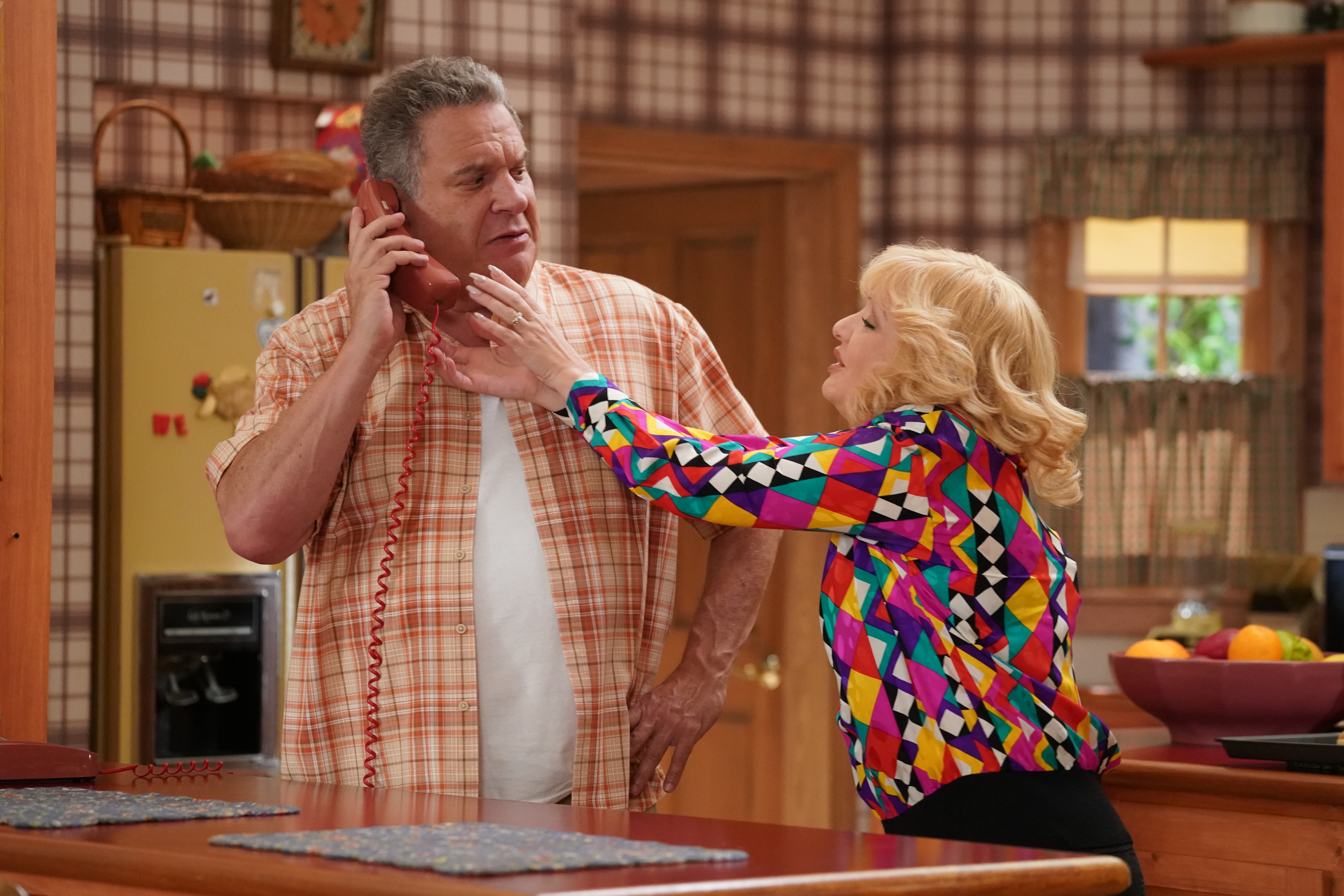 Jeff Garlin and Wendi McLendon-Covey