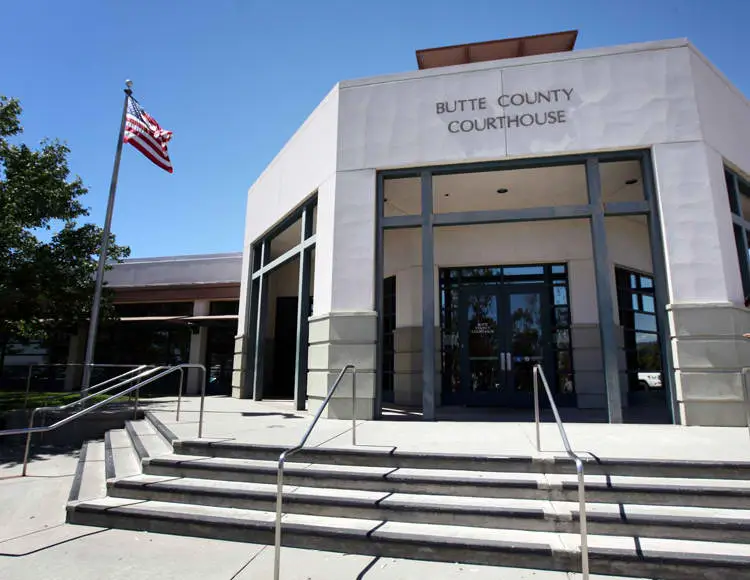 Butte County Courthouse exterior with an American flag.