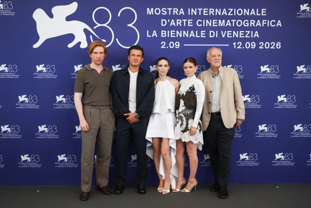 Domhnall Gleeson, Orlando Bloom, Rooney Mara, Kate Mara, and Werner Herzog pose at the 