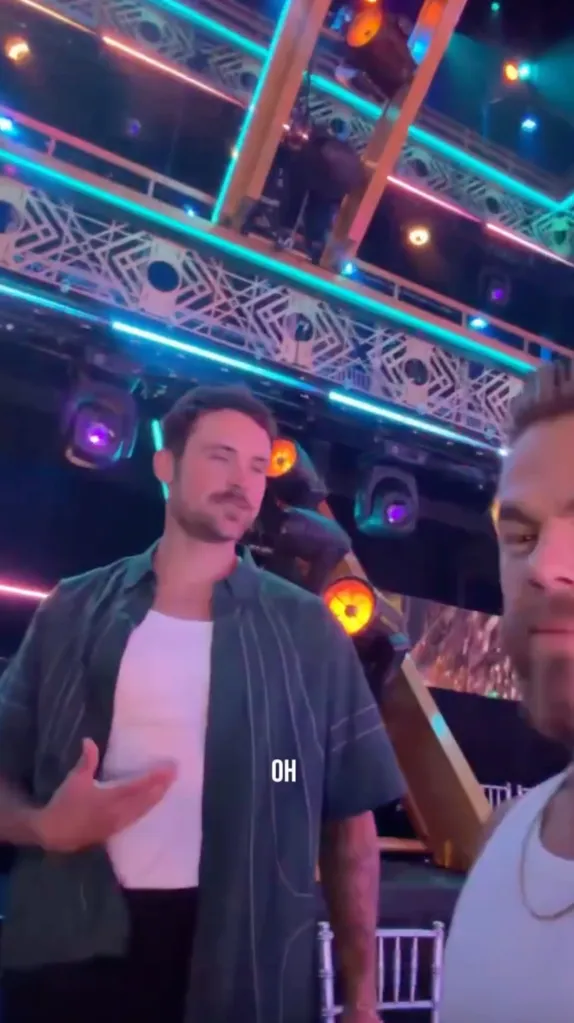 Dylan Efron reacting to Derek Hough's Tyler Cameron flub on 'DWTS.'