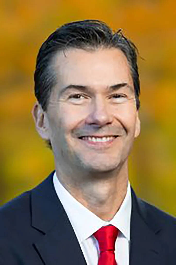 Hansen, formerly known as Eric Hansen, a former business executive, ran on a platform of curbing presidential power.