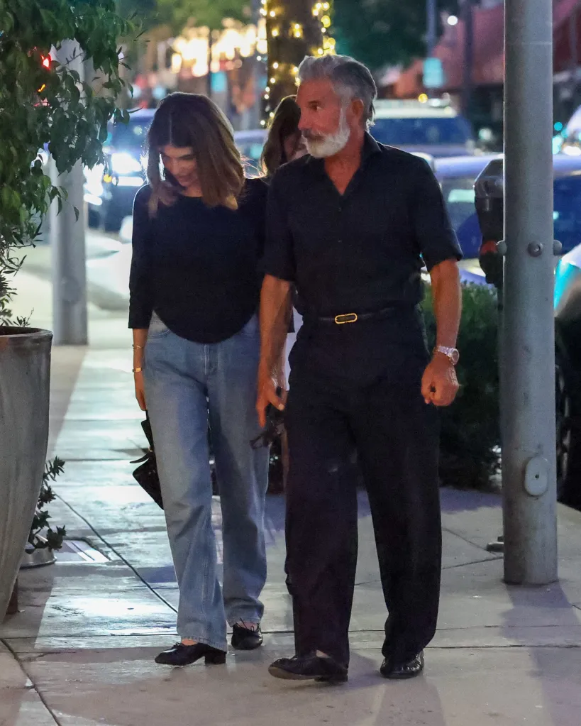 Olivia Jade and Isabella Rose Giannulli with their father Mossimo Giannulli.