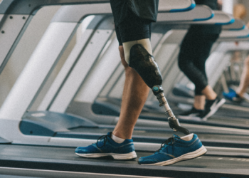 This Artificial Skin Could Make Prosthetic Limbs Safer by Mimicking Pain