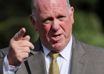 Trump’s border czar squirms as reporter corners him on ICE bus-stop arrests