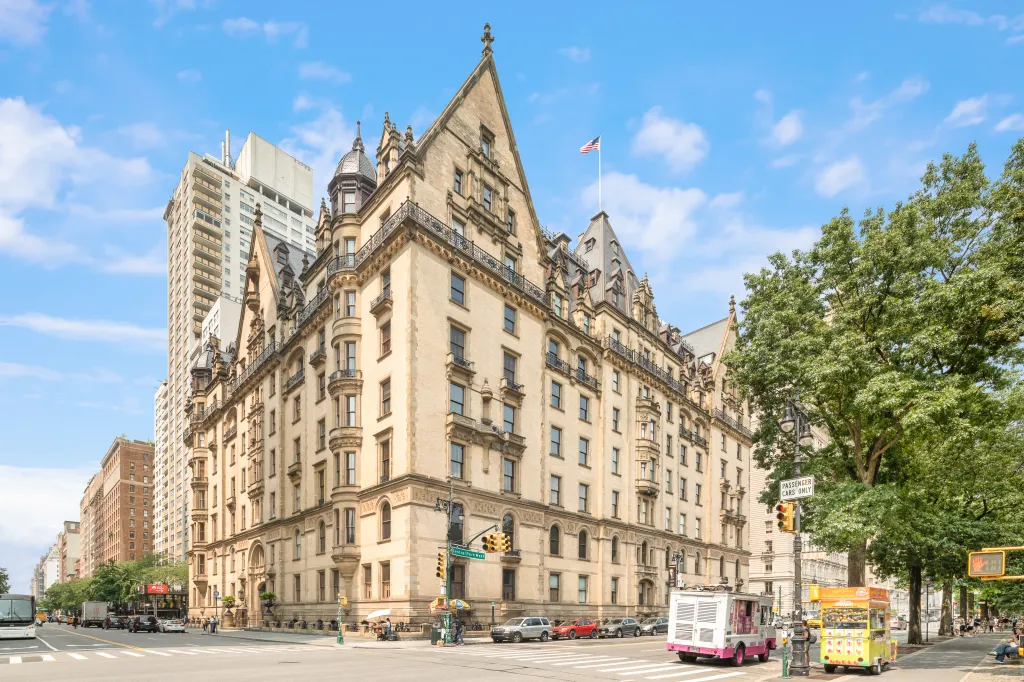 The 6,000-square-foot spread, sold alongside a separate 400-square-foot unit across the hall, has struggled to move partly due to the renovation constraints common in landmarked co-ops