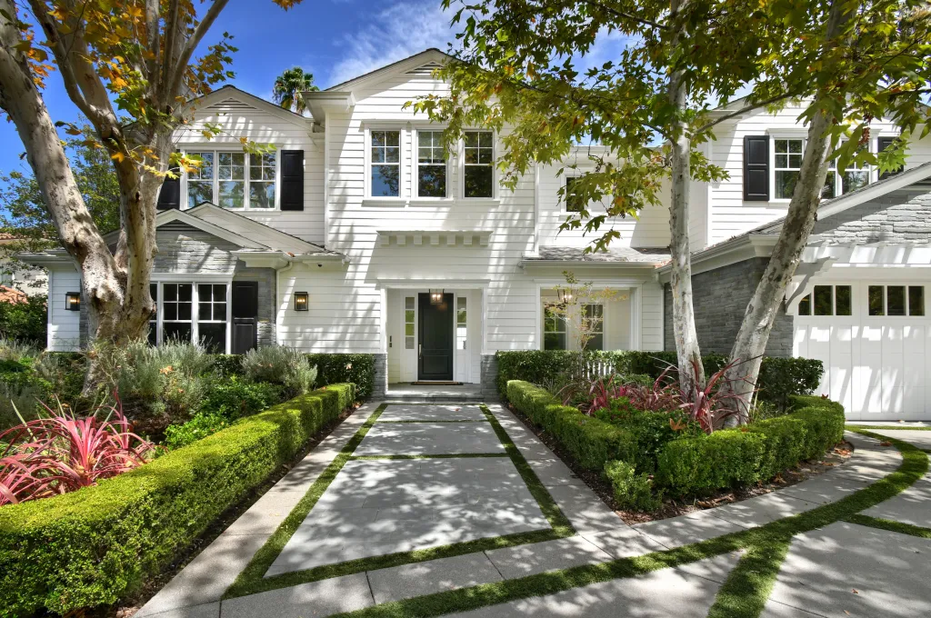 The Lacheys love the home so much they bought it -- twice.