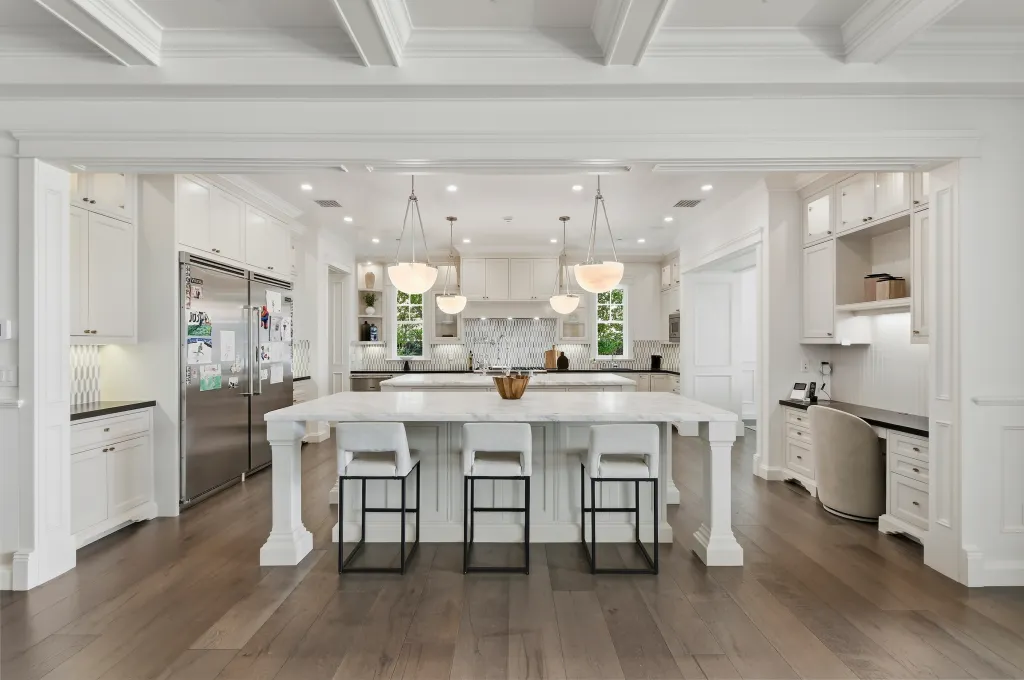 A cozy breakfast bar.
