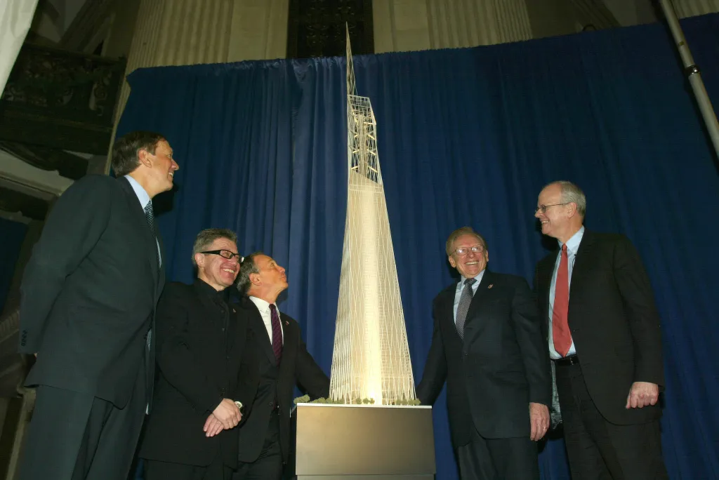 Governor Pataki, Mayor Bloomberg, architects David Childs and Daniel Libeskind, and developer Larry Silverstein unveil the design for the Freedom Tower.