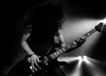 Listening to This Music Genre Could Increase Your Pain Tolerance, According to Science