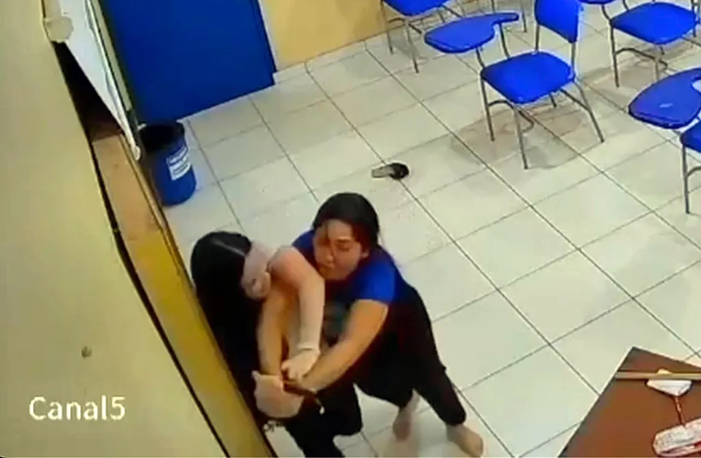 Horrifying video shows the moment a high school teacher was stabbed by one of her students at a school in Cametá, a city in the northern Brazil state of Pará.