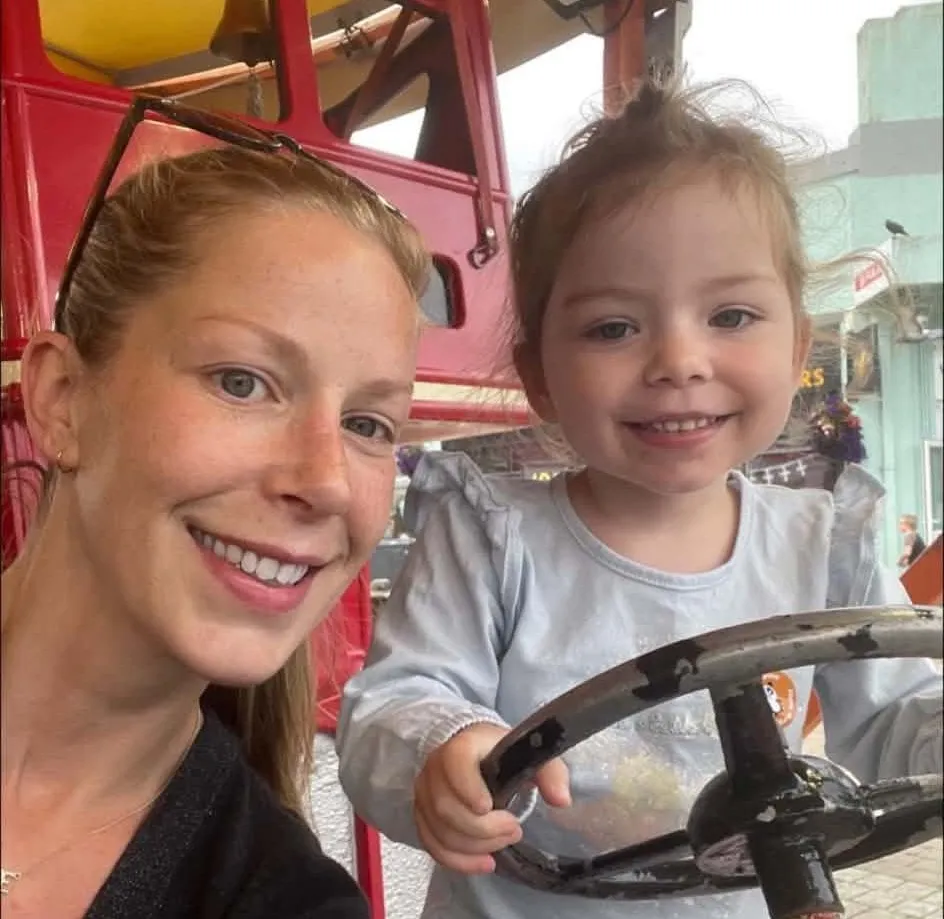 Sienna and Sophie Dumas in London.