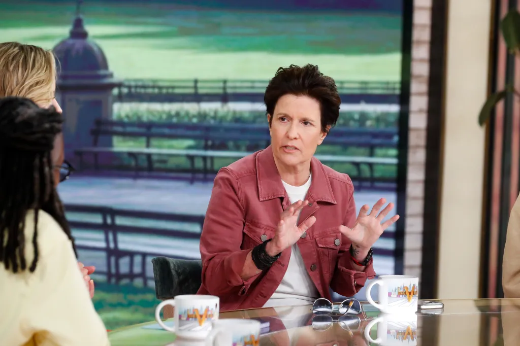 Kara Swisher guest co-hosting 
