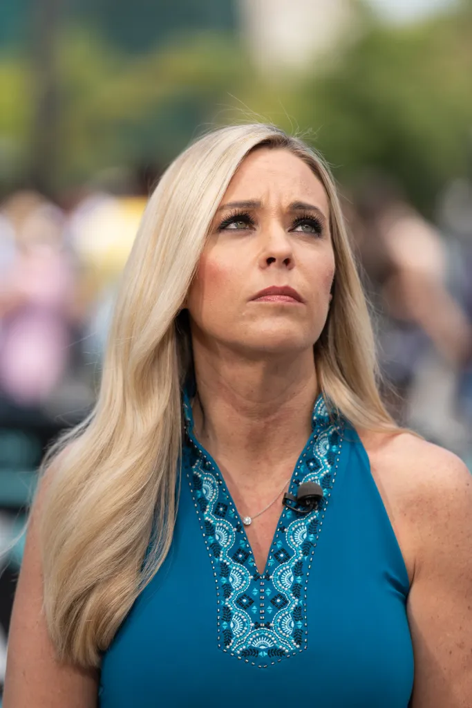 Kate Gosselin in a teal top with embroidered details.